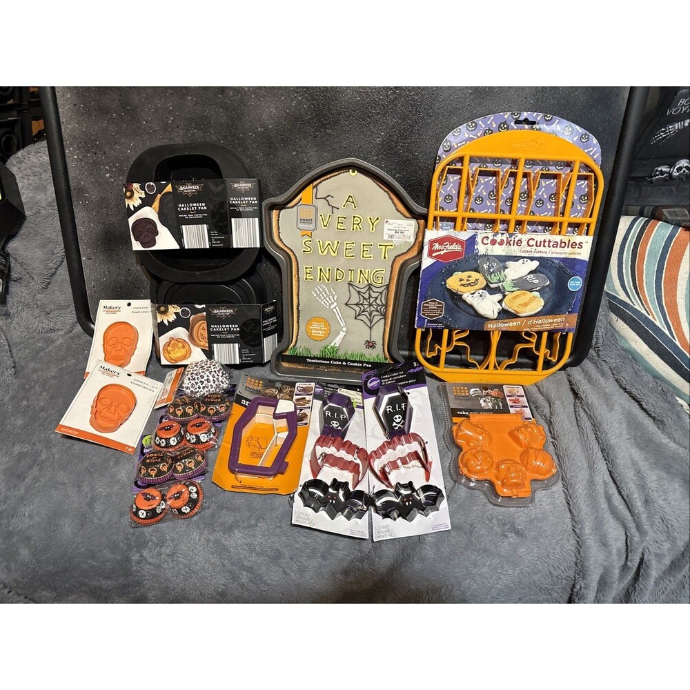 Lot 15 New Halloween Baking Lot Wilton Cookie Cutters Cake Pop Press Cake Pan